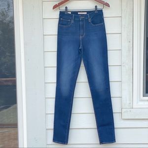 Levi’s 721 High Rise Skinny Jeans
